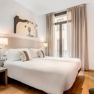 Aspasios Plaza Real Apartment